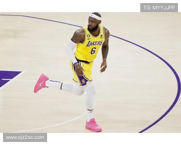 詹姆斯球衣补丁致敬历史得分王